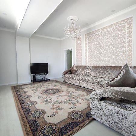 Prestigious Apartment In Bishkek Luaran gambar