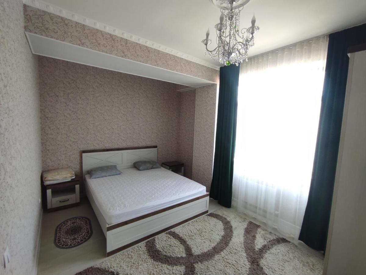 Prestigious Apartment In Bishkek Luaran gambar