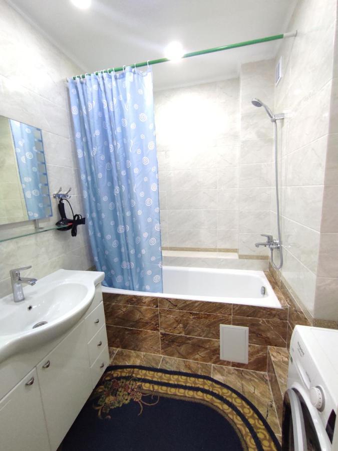 Prestigious Apartment In Bishkek Luaran gambar